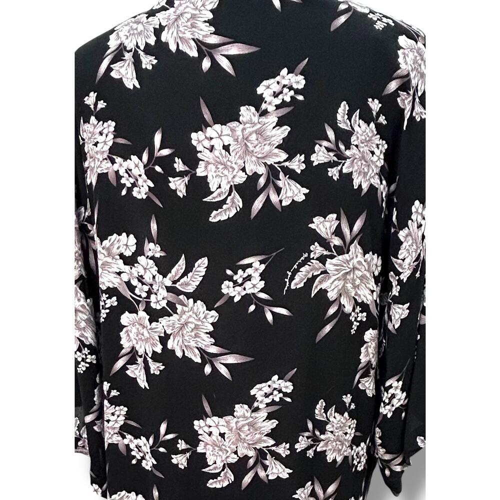 Spiritual Gangster Women's 'Maya' Black Floral Kimono, One Size - Picture 8 of 13